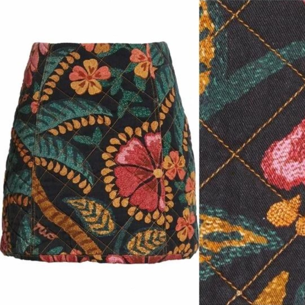NWT FARM Rio Gabardine Black Quilted Mini Skirt Floral